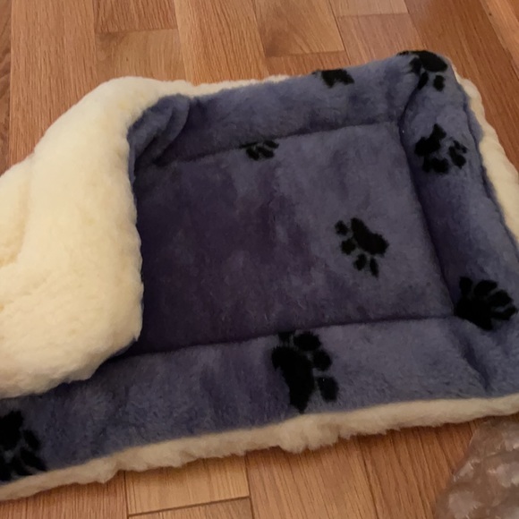 Reversible Small Dog/ Cat Bed - Picture 4 of 4